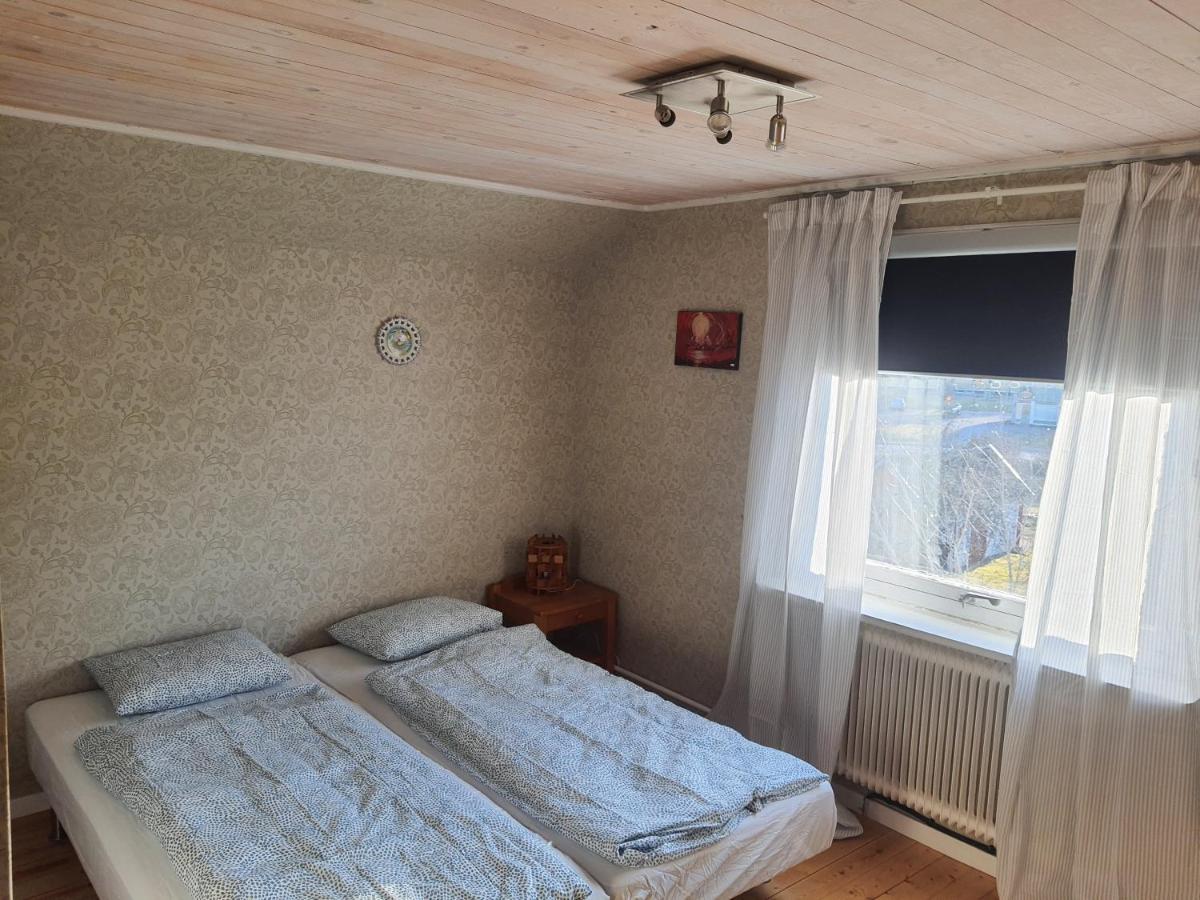 Liten Laegenhet 2 + 2 Pers Fågelfors エクステリア 写真